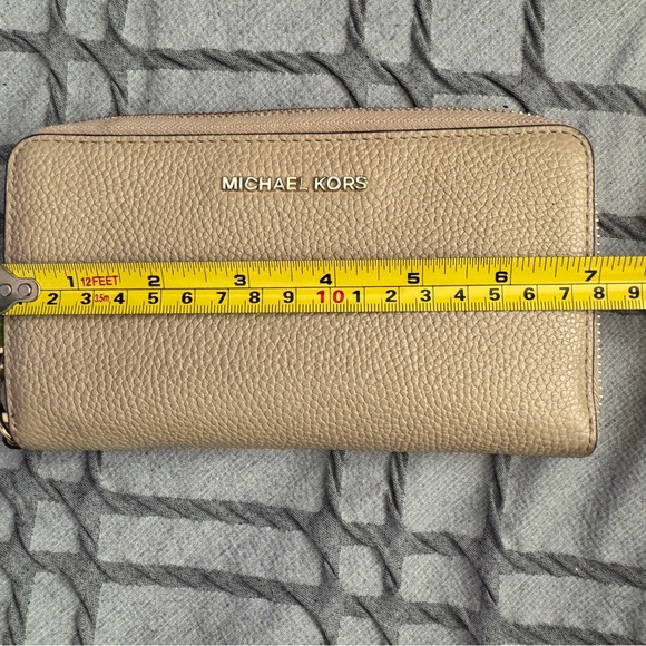Michael Kors Cream Pebbled Leather Wallet - Picture 5 of 6